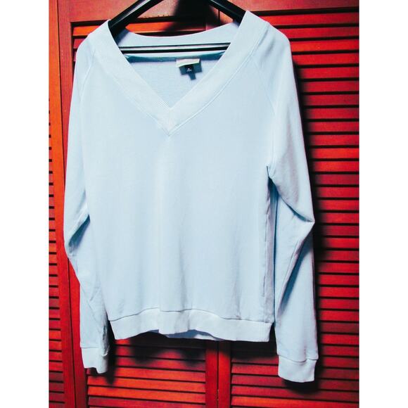 Universal Thread Women's V-Neck Pullover Top Size Medium Light Blue Knit - Picture 1 of 5